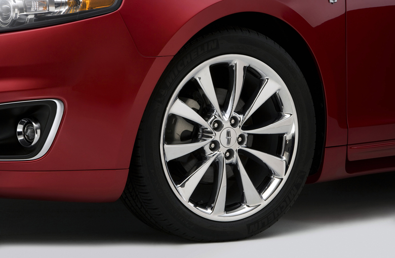Illustration for article titled 2010 Lincoln MKS: EcoBoost Comes To The MKS